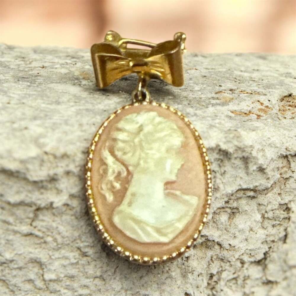 Vintage Cameo Broach Australia
